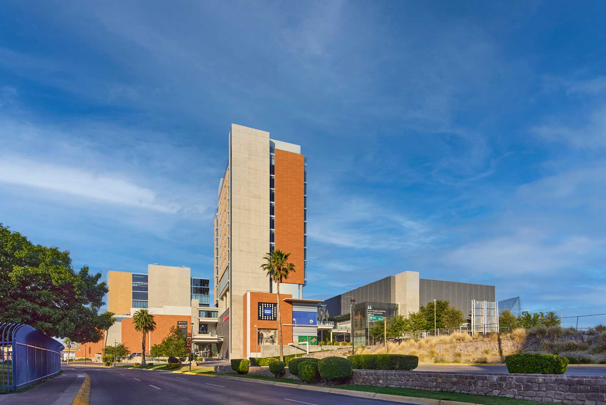 paseo-central-chihuahua-hilton